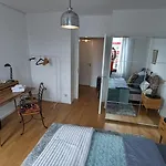 Either Private 2b2b Or Shared 1b1b, Luxury, Bright, Spacious Apartman *
