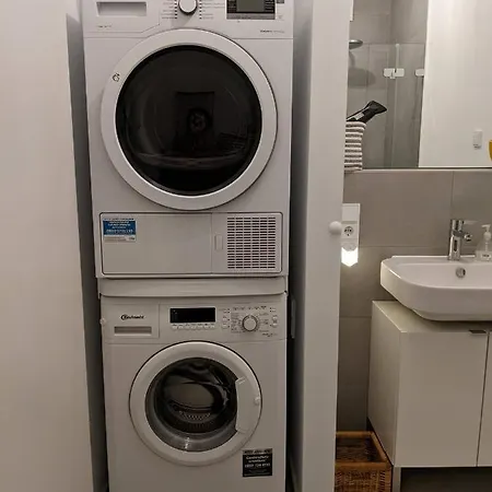 Apartman Either Private 2b2b Or Shared 1b1b, Luxury, Bright, Spacious