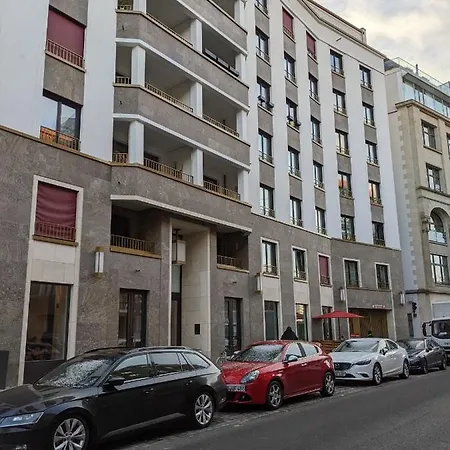 Either Private 2b2b Or Shared 1b1b, Luxury, Bright, Spacious