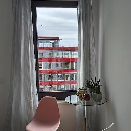 Either Private 2b2b Or Shared 1b1b, Luxury, Bright, Spacious Berlin