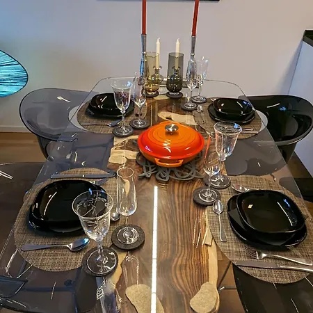 Either Private 2b2b Or Shared 1b1b, Luxury, Bright, Spacious *