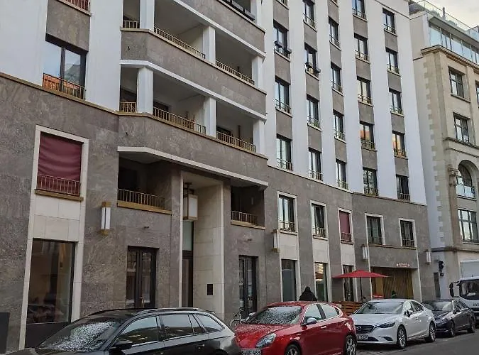 Either Private 2b2b Or Shared 1b1b, Luxury, Bright, Spacious