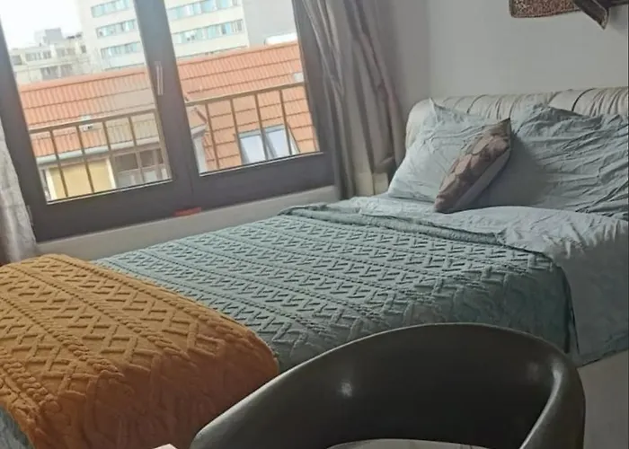 Either Private 2b2b Or Shared 1b1b, Luxury, Bright, Spacious Apartament